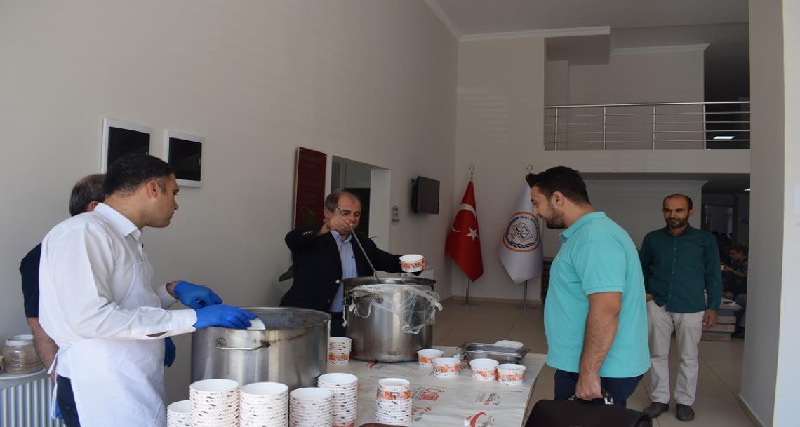 GELENEKSEL AŞURE İKRAMI